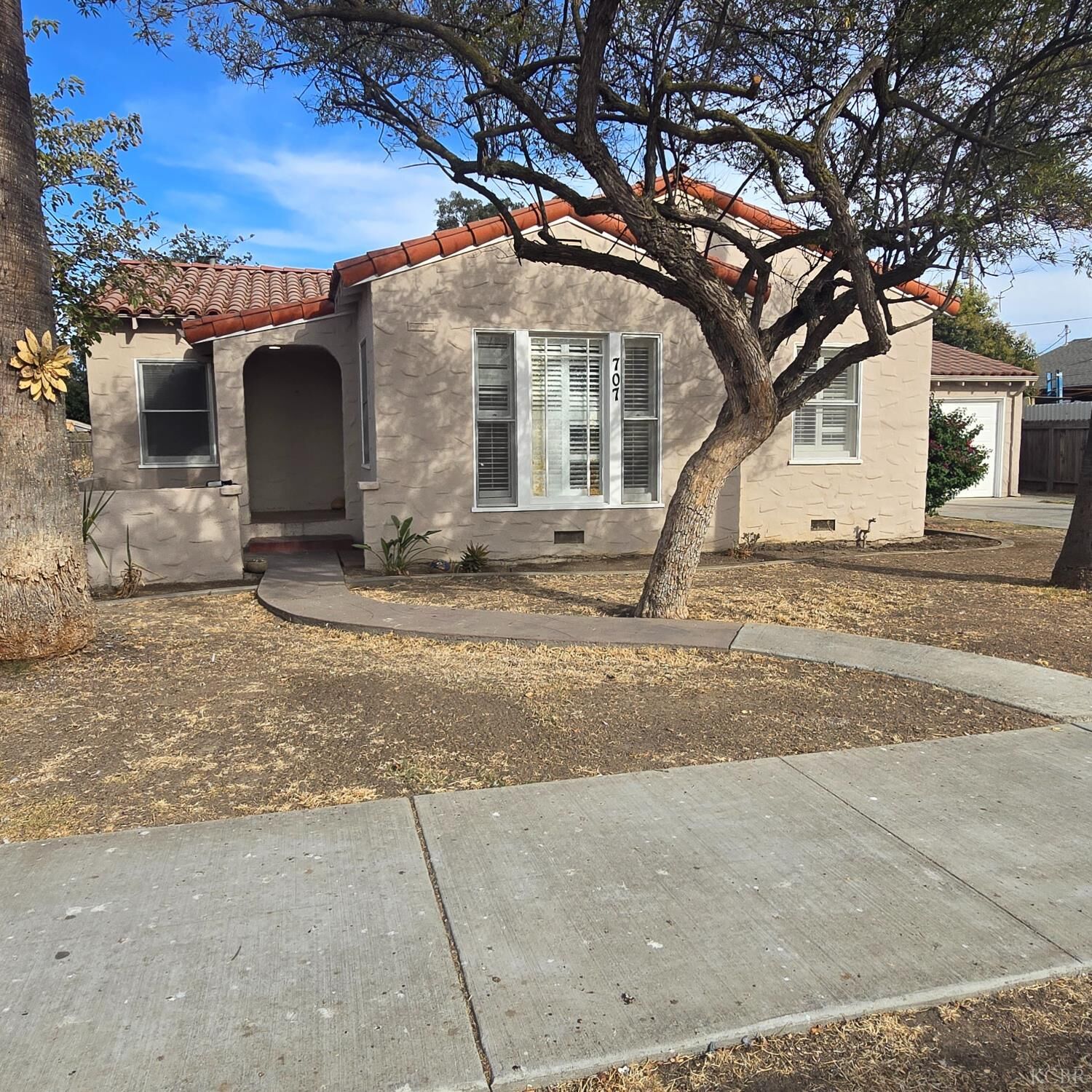 Property Photo:  707 N Harris Street  CA 93230 