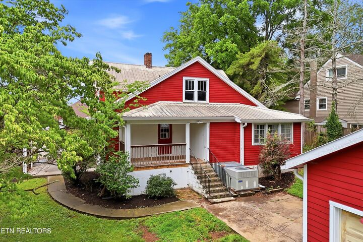 Property Photo:  303 Blount St  TN 37303 