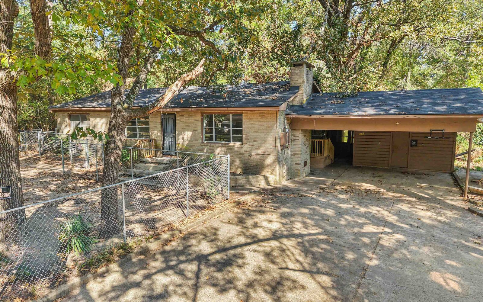 Property Photo:  255 De Ville St  TX 75683 