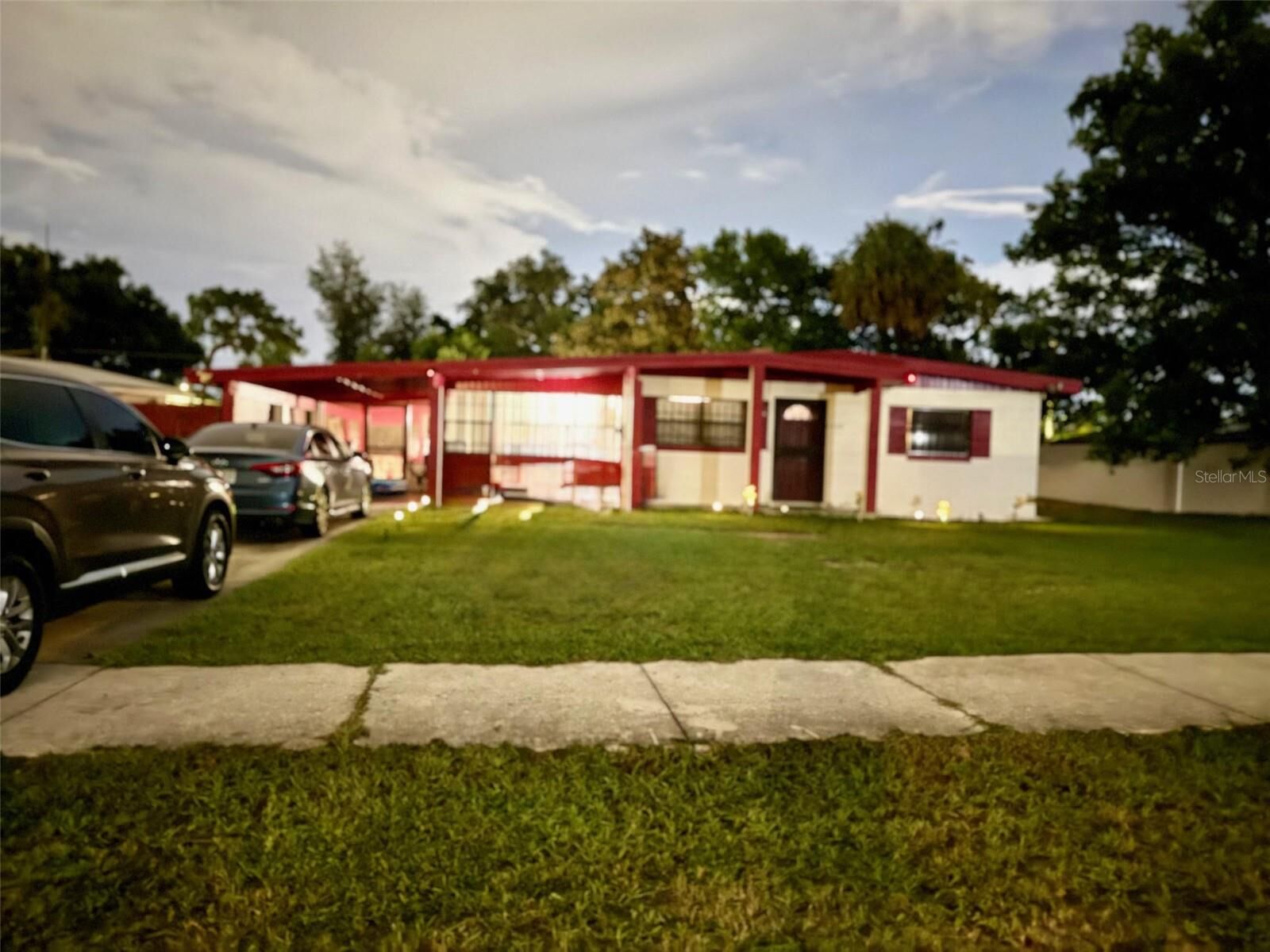 Property Photo:  1535 Daly Street  FL 32808 