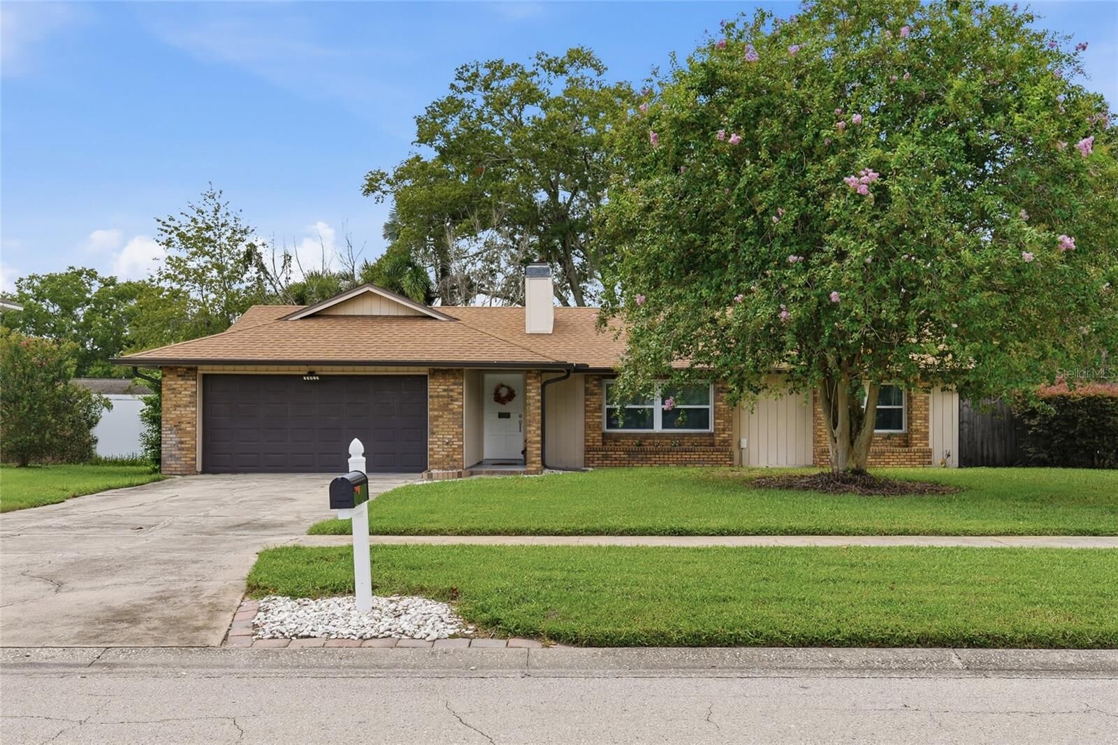 Property Photo:  1012 Glensprings Ave  FL 34787 