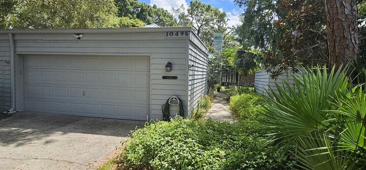 Property Photo:  10495 Longwood Drive  FL 33777 