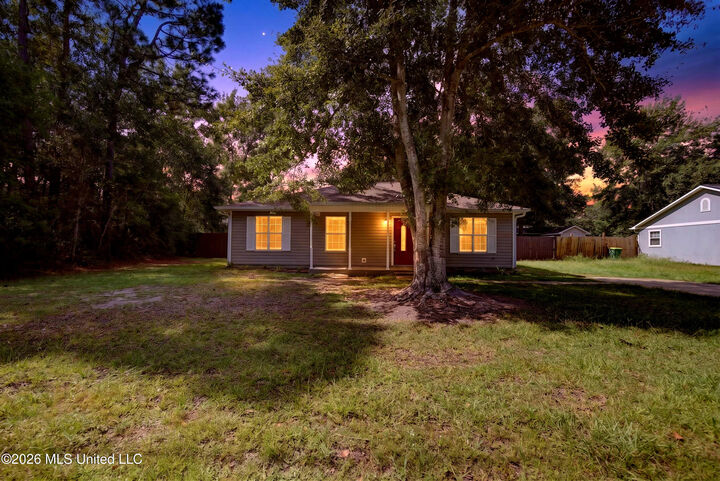 Property Photo:  809 Peach  MS 39564 