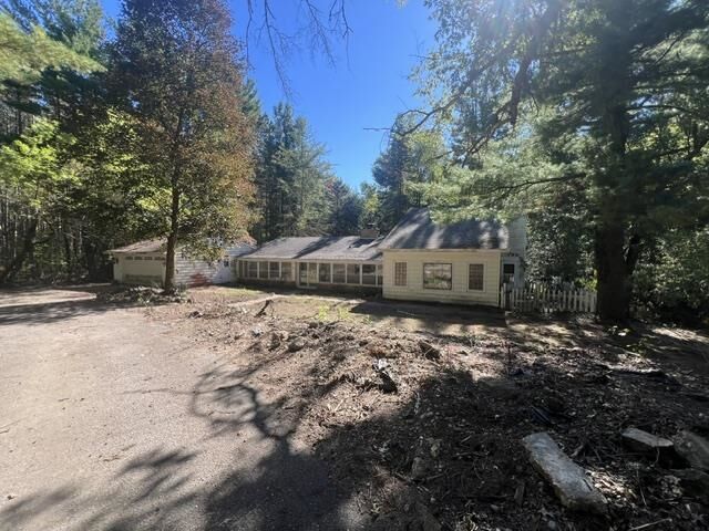 Property Photo:  881 Old County Farm Street  MI 48625 