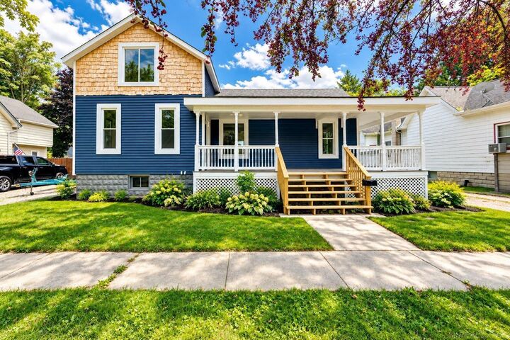 Property Photo: 328 N William Street MI 48039-3701