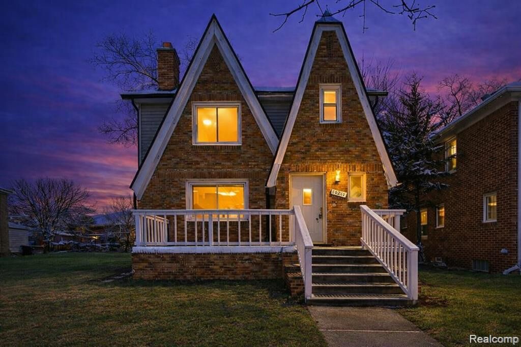 Property Photo:  18238 Santa Rosa Drive  MI 48221 2243 