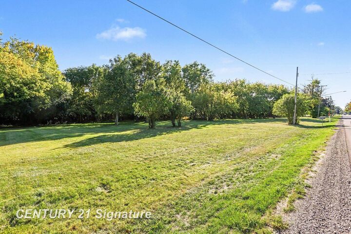 Property Photo:  601 Schust Road  MI 48604 