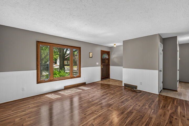 Property Photo: 10404 W Darnel Ave WI 53224