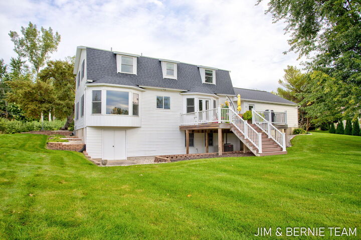 Property Photo: 310 W 48th Street MI 49423
