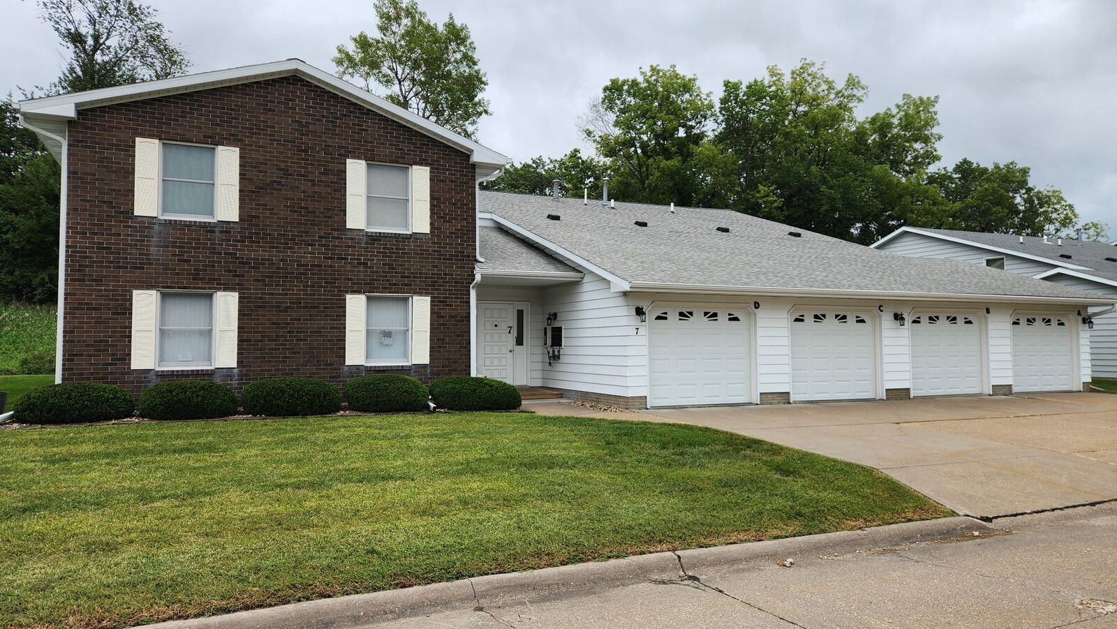 Property Photo: 814 13th Avenue N 7C IA 52732