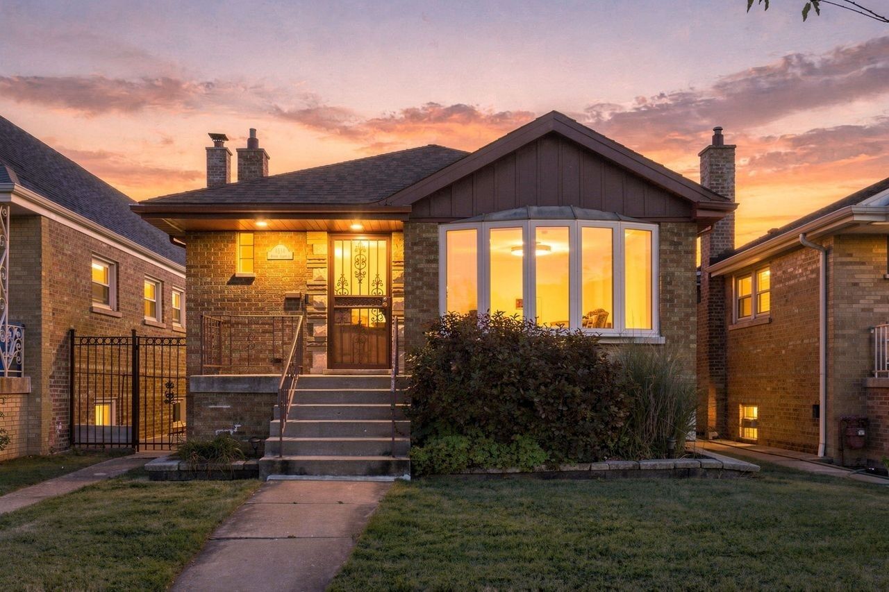 Property Photo: 4514 S Kedvale Avenue IL 60632