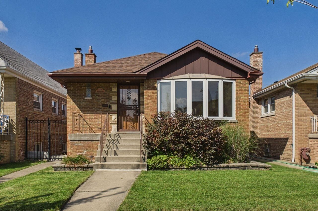 Property Photo:  4514 S Kedvale Avenue  IL 60632 
