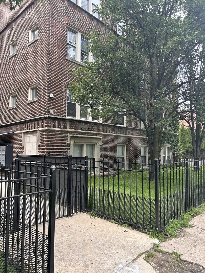 Property Photo: 4400 S Drexel Boulevard 307 IL 60653