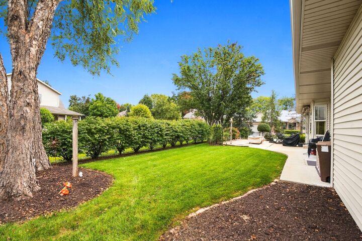 Property Photo:  781 Arrowhead Drive  IL 60560 