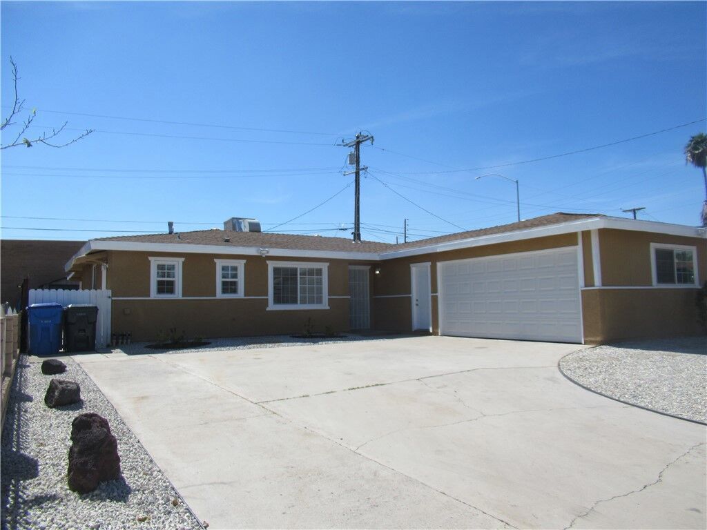 Property Photo:  904 Las Amigas Drive  CA 92311 