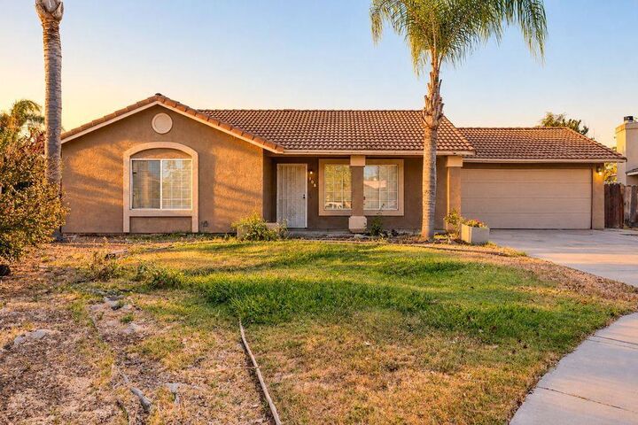 Property Photo: 108 Friggs Court CA 93635