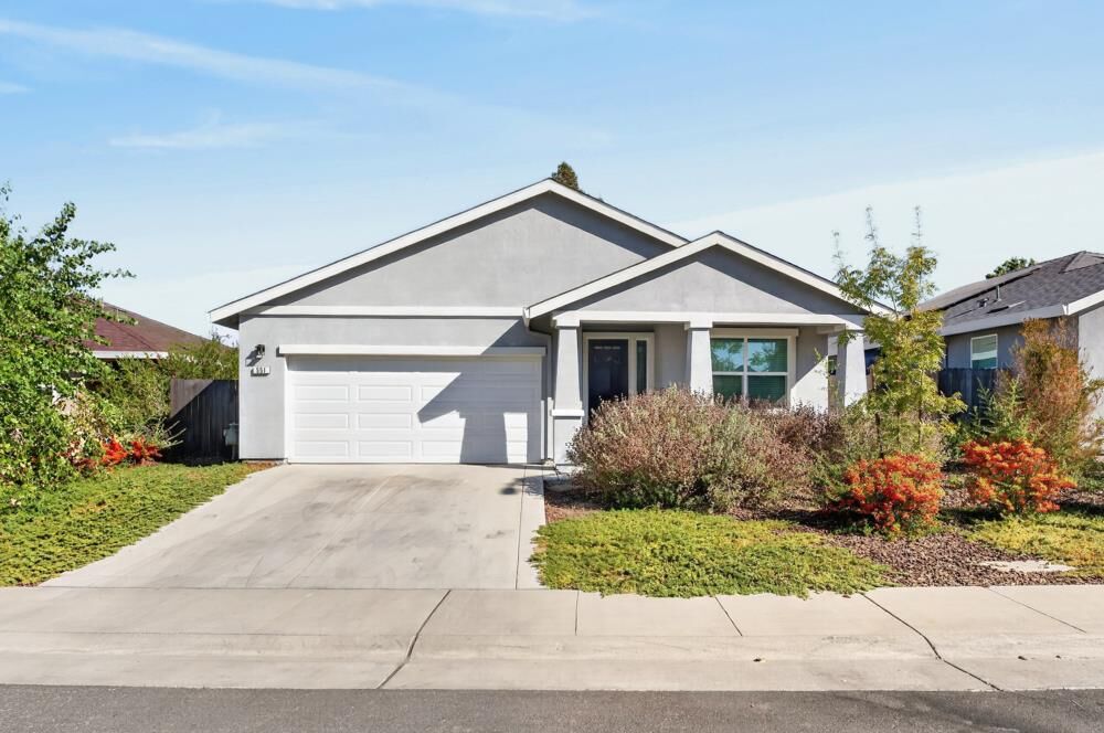 Property Photo:  551 Fox Hunt Way  CA 95673 