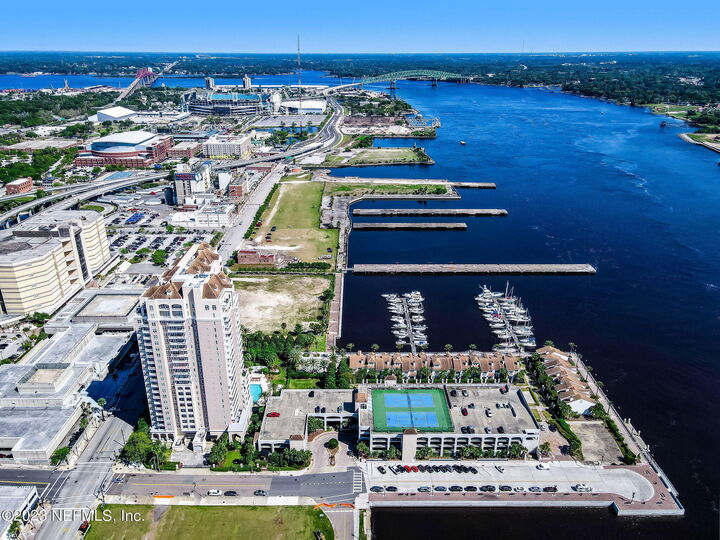 Property Photo: 400 E Bay Street 610-611 FL 32202