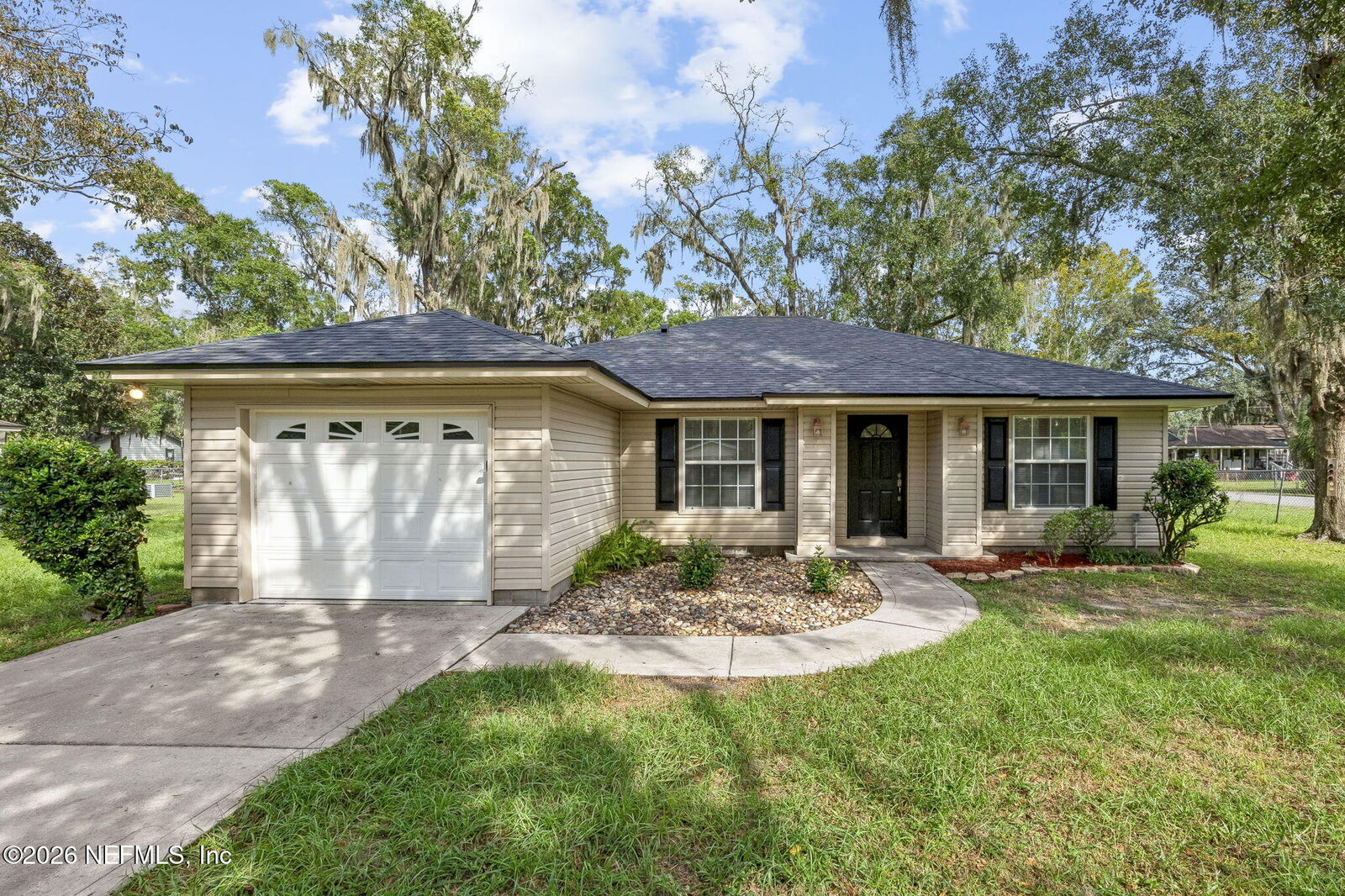 Property Photo: 207 Hinson Avenue FL 32220