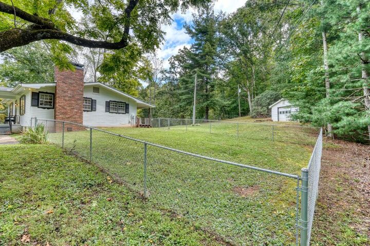 Property Photo:  858 Old Forge Estates  GA 30546 