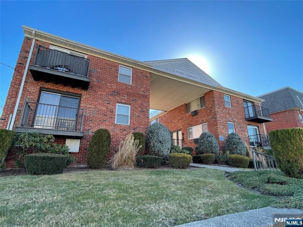 Property Photo: 322 Park Street 23 NJ 07601