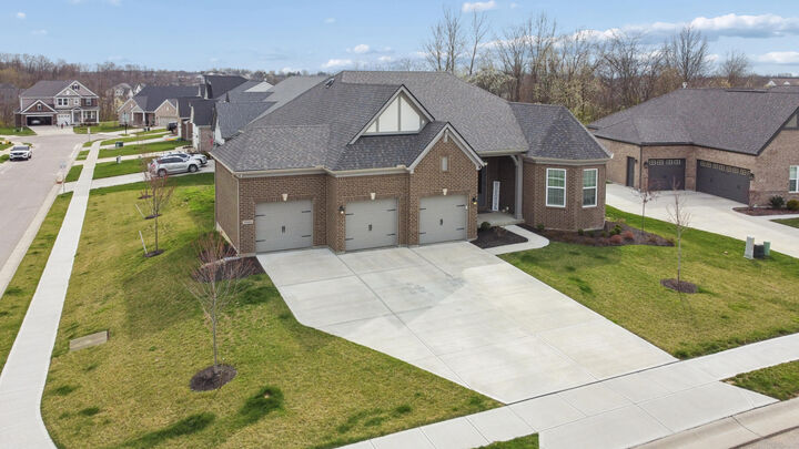 Property Photo: 10400 Brookhurst Lane KY 41091