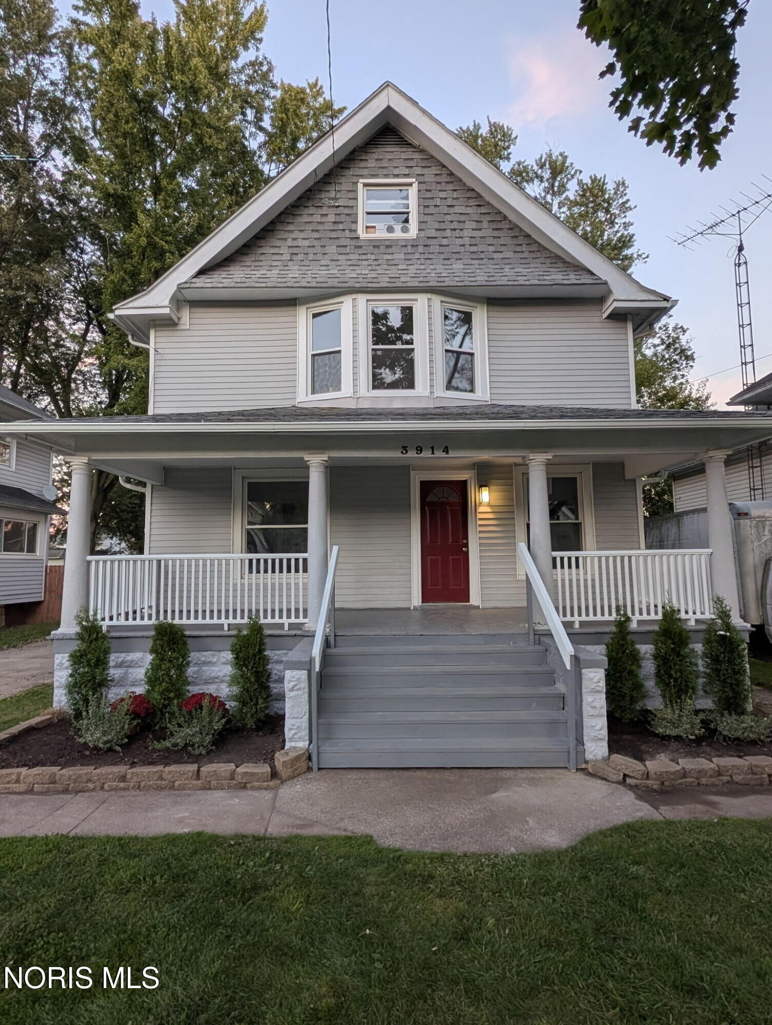 Property Photo:  3914 Lockwood Avenue  OH 43612 
