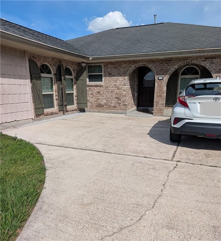 Property Photo:  2240 Hampton Drive  LA 70058 