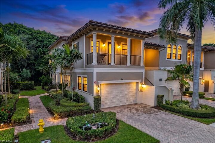 Property Photo:  2534 Windward Ct 15-101  FL 34112 