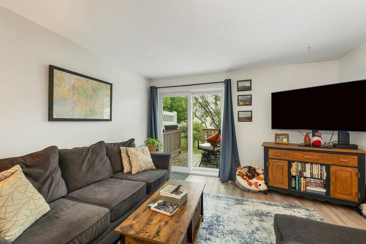 Property Photo:  9 Shelburne Road  NH 03054 