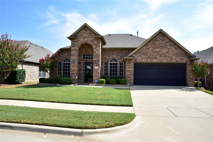 Property Photo: 4121 Cadena Road TX 76210