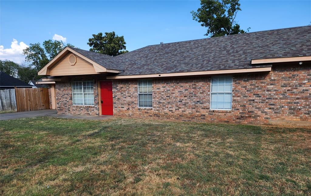 Property Photo:  326 N Scullin Avenue  TX 75020 