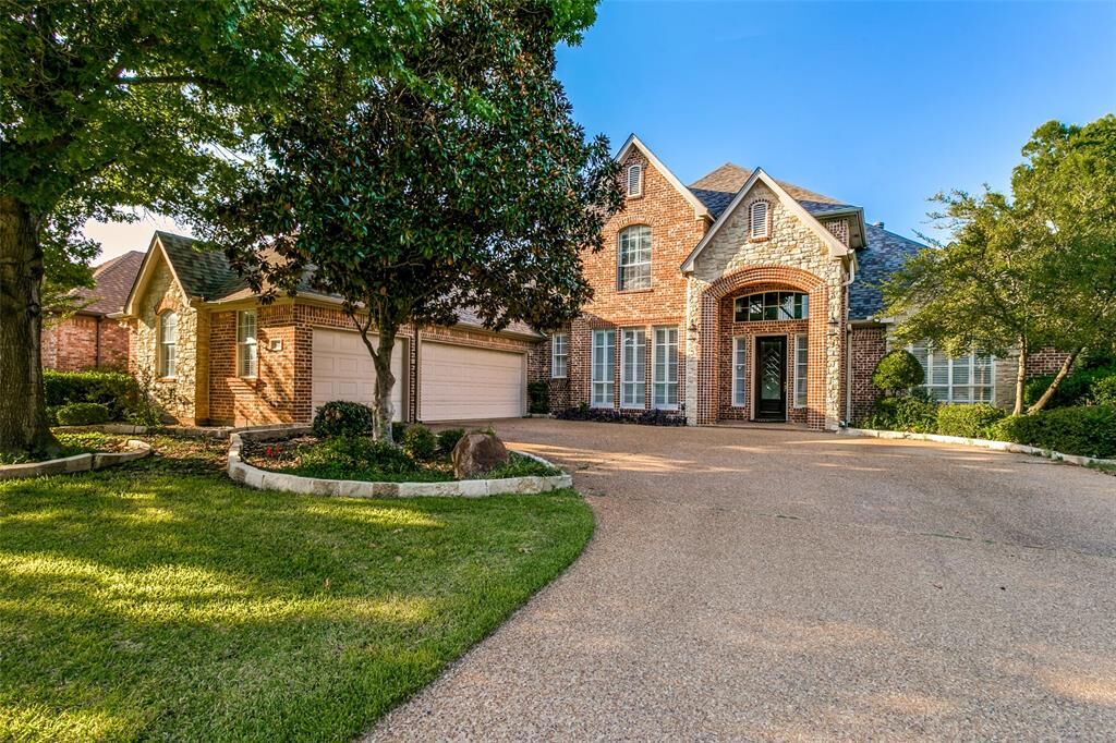 Property Photo:  865 Thomas Crossing Drive  TX 76028 
