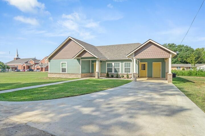 Property Photo:  135 Spruce  TX 75790 