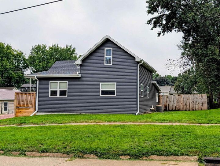 Property Photo:  600 6th St SE  IA 51031 