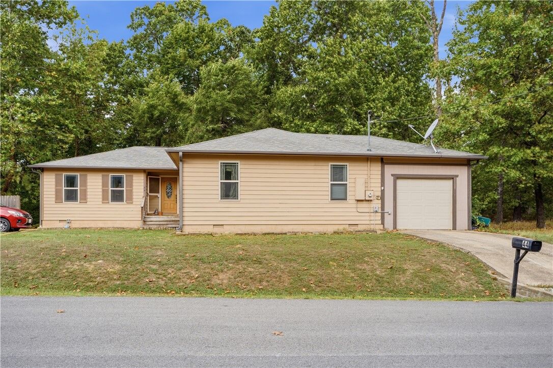 Property Photo: 44 Northampton Drive AR 72714
