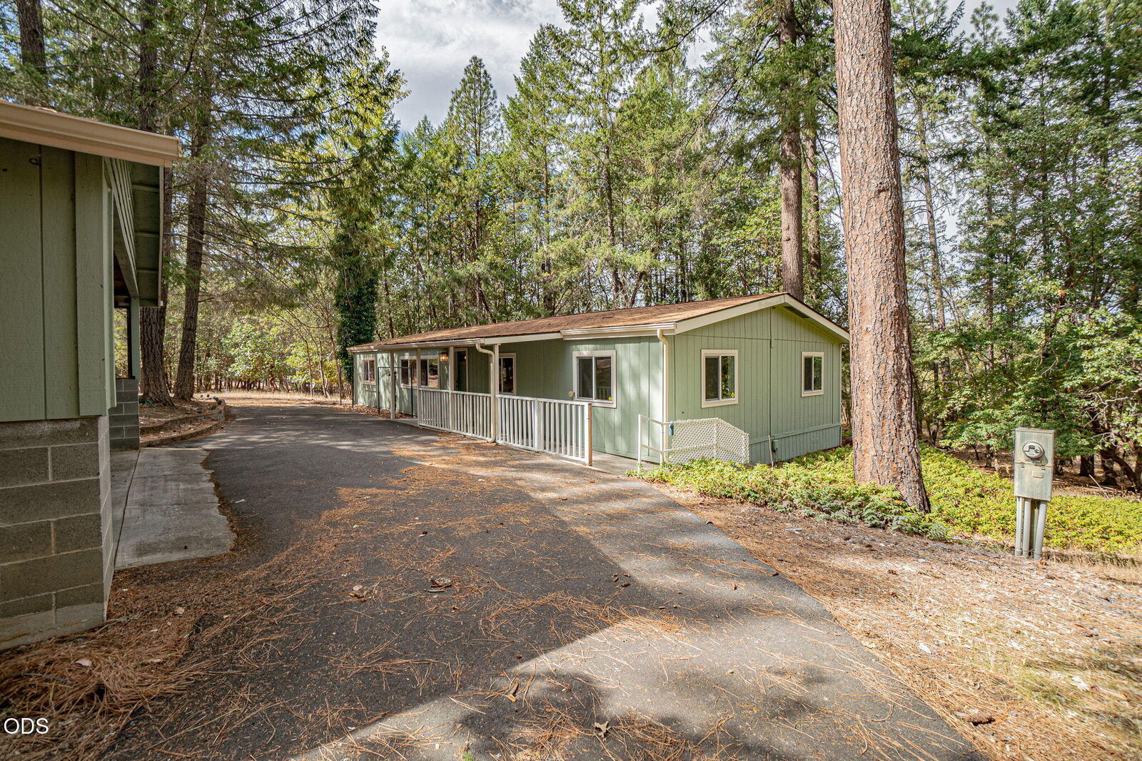 Property Photo:  124 Dearing Way  OR 97527 