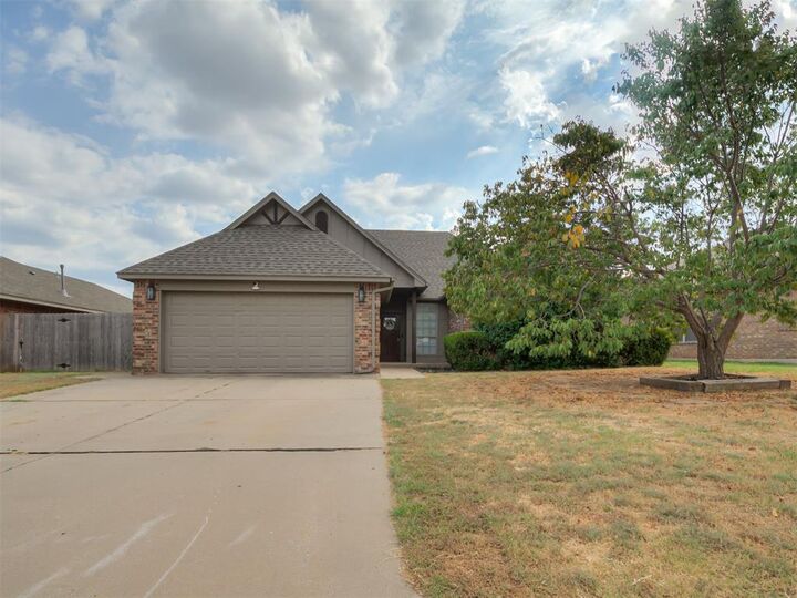 Property Photo: 490 NE 23rd Terrace OK 73065