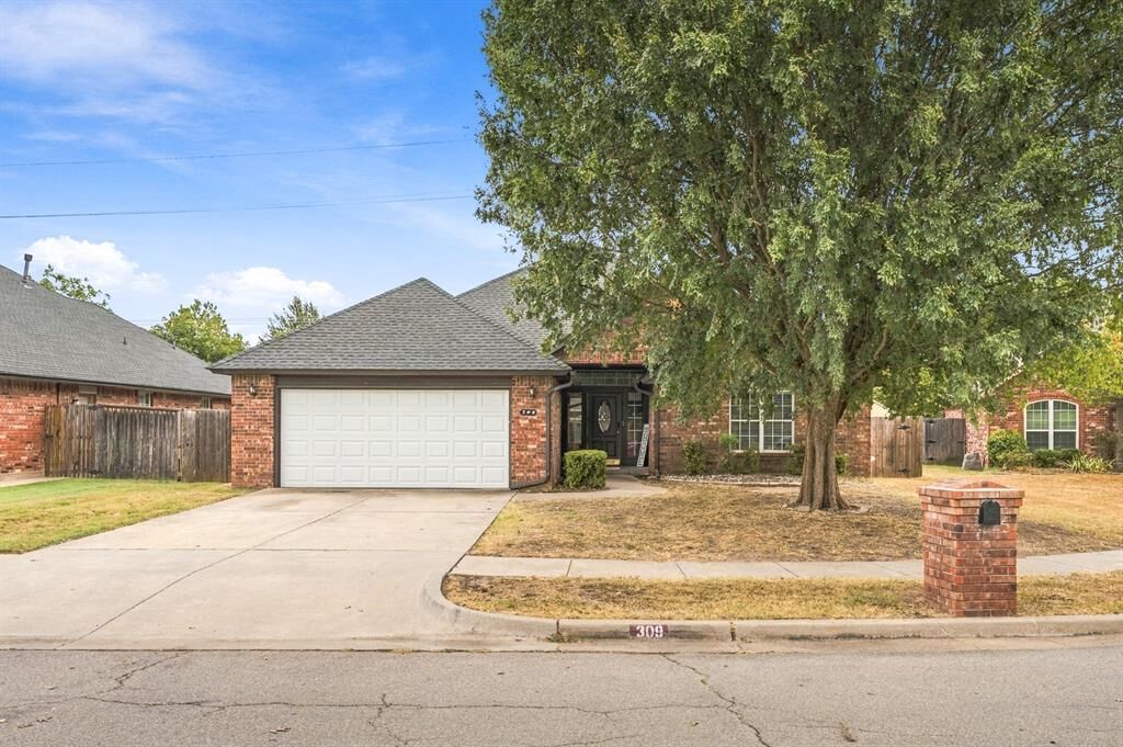 Property Photo:  309 Winston Drive  OK 73072 