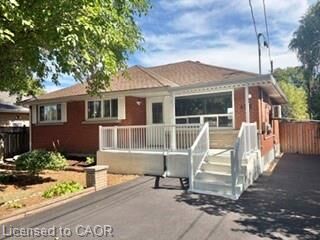Property Photo:  499 East 16th Street  ON L9A 4K9 