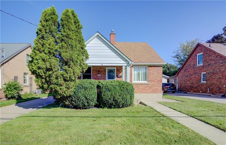 Property Photo:  174 Bridgeport Road E  ON N2J 2K5 