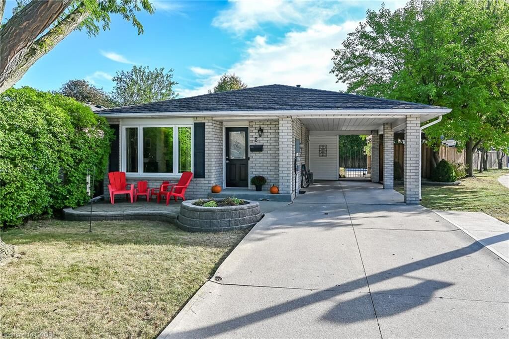 Property Photo:  2 Adler Avenue  ON L8W 3C3 