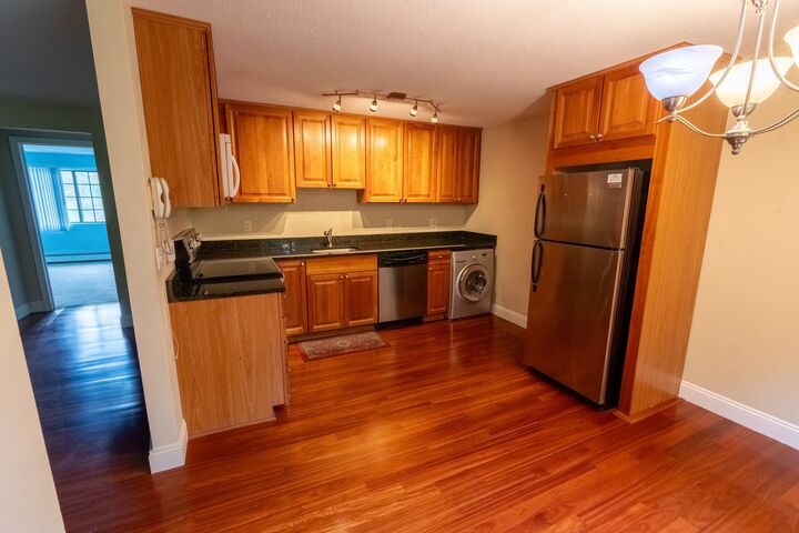 Property Photo:  2320 Skyline Dr 18  MA 01854 