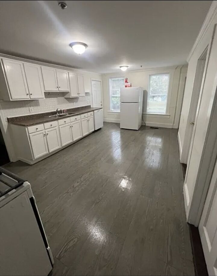 Property Photo:  11 Lilley St 7  MA 01850 