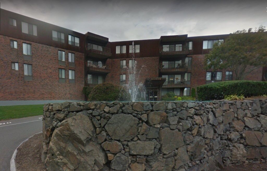Property Photo:  1006 Paradise Rd 2L  MA 01907 