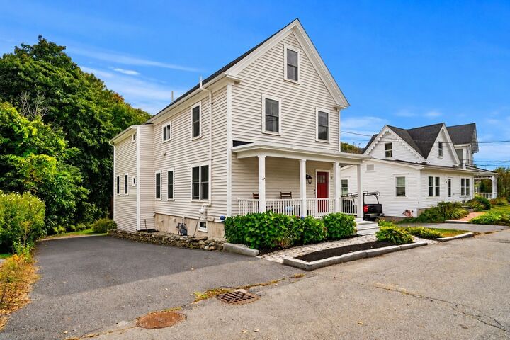 Property Photo:  15 Court St B  MA 01450 