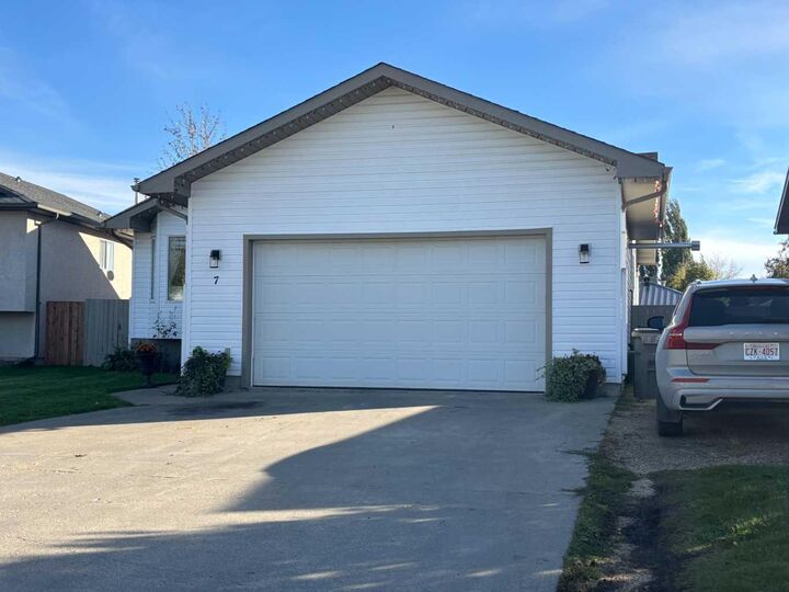 Property Photo:  7 Stiles Cove  AB T7S 1T7 