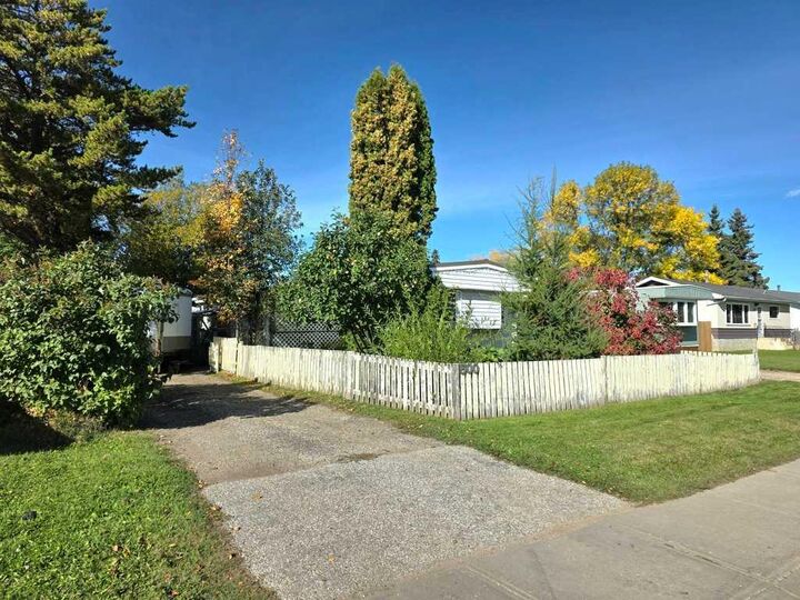 Property Photo:  500 4 Street NW  AB T0G 2A1 