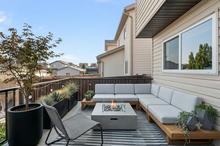 Property Photo:  70 Walden Manor SE  AB T2X 0N1 