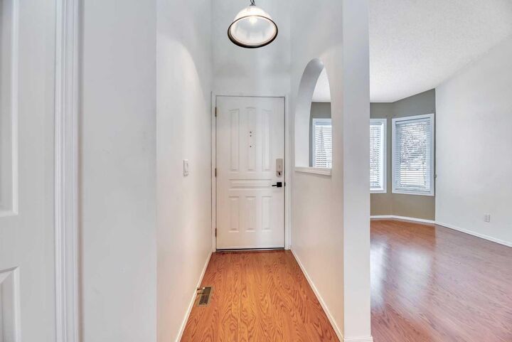 Property Photo:  545 Riverbend Drive SE  AB T2C 3Y1 